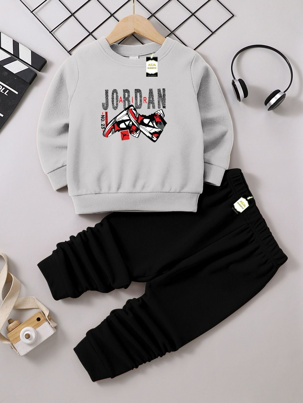 Boys & Girls Sweatshirt & Trouser Set | Kids Fleece Winter Outfit (1-10 Years) (Jordan Shoe Print)