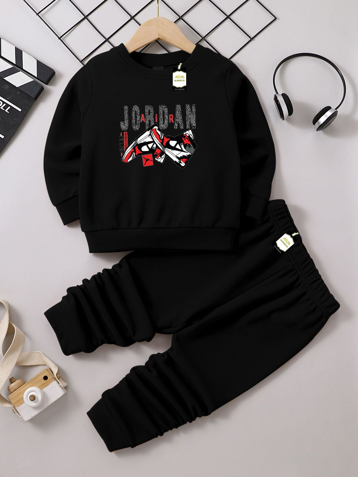 Boys & Girls Sweatshirt & Trouser Set | Kids Fleece Winter Outfit (1-10 Years) (Jordan Shoe Print)